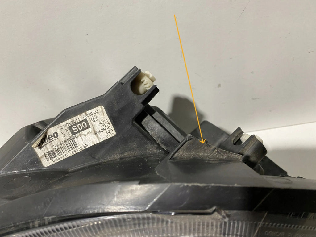 Frontscheinwerfer Fiat Punto 51840996 04388451840996 Links Headlight SCH8383063145bq