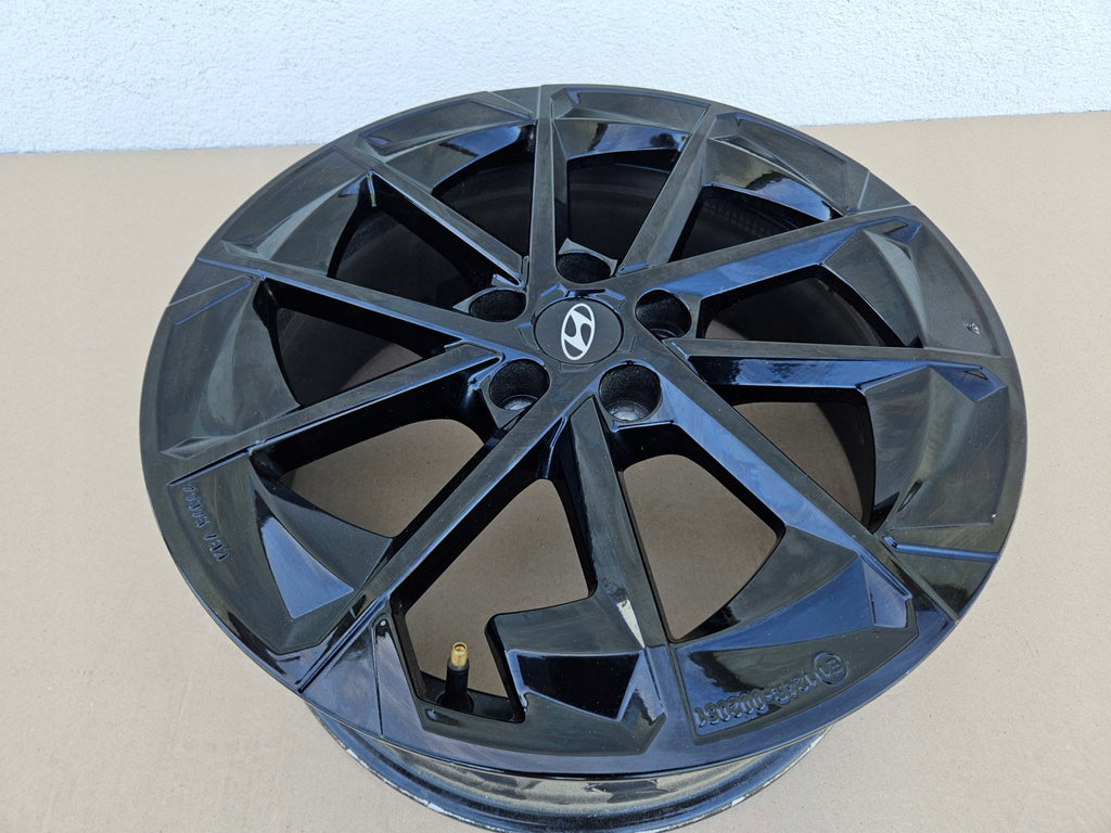 1x Alufelge 19 Zoll 7.5" 5x114.3 49 5ET Glanz Silber HMD04EV Hyundai Ioniq 5 FEL2565895935wp