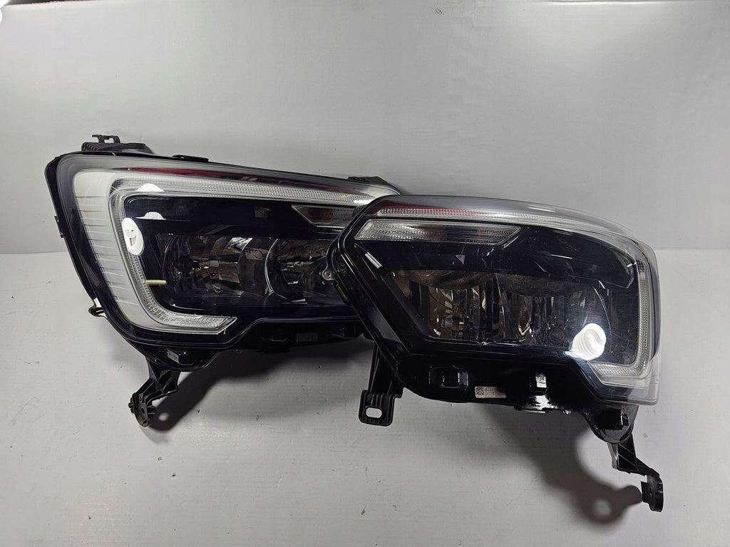 Frontscheinwerfer Renault Master III 260105567R Ein Satz Scheinwerfer Headlight SCH3898184344ox