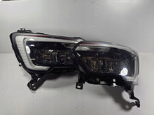 Laden Sie das Bild in den Galerie-Viewer, Frontscheinwerfer Renault Master III 260105567R Ein Satz Scheinwerfer Headlight SCH3898184344ox