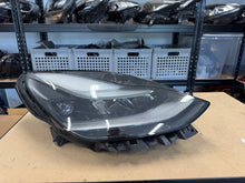Laden Sie das Bild in den Galerie-Viewer, Frontscheinwerfer Tesla Model 3 1514953-00-D Full LED Rechts Headlight