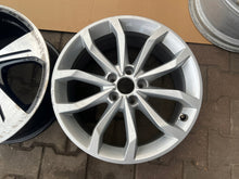 Load image into Gallery viewer, 1x Alufelge 18 Zoll 8.0" 5x112 8W0601025H Audi Rim Wheel FEL6894339481sl