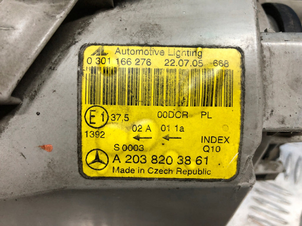 Frontscheinwerfer Mercedes-Benz W203 A2038203861 Xenon Rechts Headlight SCH1128960143se