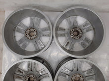 Laden Sie das Bild in den Galerie-Viewer, 4x Alufelge 20 Zoll 8.0" 5x112 28ET Glanz Silber Audi Q7 Rim Wheel FEL9915999156aj