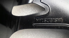 Load image into Gallery viewer, 1x Alufelge 18 Zoll 7.0" 5x114.3 37ET MZ315060 Mitsubishi Outlander I Rim Wheel FEL1074703464lv