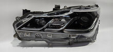Laden Sie das Bild in den Galerie-Viewer, Frontscheinwerfer Toyota Corolla 81150-02T31 FALSE Scheinwerfer Headlight SCH5641128028mf