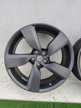 Laden Sie das Bild in den Galerie-Viewer, 1x Alufelge 19 Zoll 8.0&quot; 5x108 40ET J9C3-DA J9C3-1007-DA Jaguar E-Pace Rim Wheel