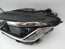 Laden Sie das Bild in den Galerie-Viewer, Frontscheinwerfer VW Touareg 761941081 Ein Stück (Rechts oder Links) Headlight