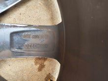 Laden Sie das Bild in den Galerie-Viewer, 1x Alufelge 15 Zoll 5.5&quot; 4x100 51ET Glanz Graphit 1ST601025 Skoda Citigo