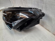 Laden Sie das Bild in den Galerie-Viewer, Frontscheinwerfer Skoda Enyaq IV 5LB941015B LED Links Scheinwerfer Headlight SCH9806990924ut