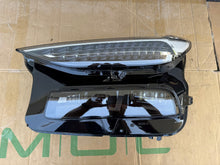 Laden Sie das Bild in den Galerie-Viewer, Frontscheinwerfer Audi E-Tron 85H941039 LED Ein Stück (Rechts oder Links) SCH1463406061ij