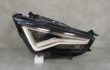 Laden Sie das Bild in den Galerie-Viewer, Frontscheinwerfer Seat Ateca 1EX014 891-32 Full LED Rechts Headlight