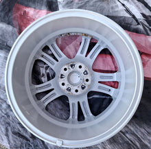 Load image into Gallery viewer, 1x Alufelge 17 Zoll 7.0" 5x114.3 47ET Silber WI147017 Hyundai I Rim Wheel FEL2750783755wh