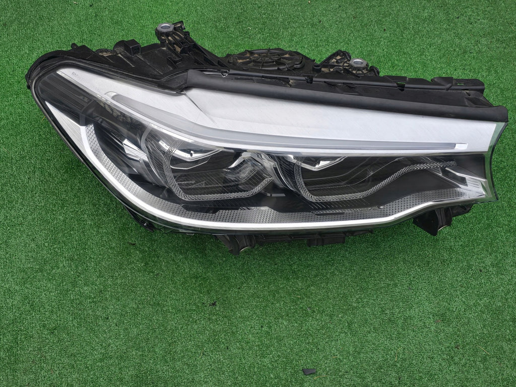 Frontscheinwerfer BMW 5 G31 G30 7439210-01 LED Rechts Scheinwerfer Headlight SCH3339112371pz