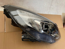 Laden Sie das Bild in den Galerie-Viewer, Frontscheinwerfer Opel Zafira C 39009022RH 39009021LH Rechts Headlight