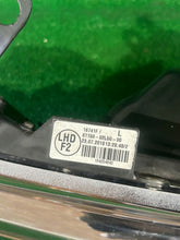Load image into Gallery viewer, Frontscheinwerfer Toyota Corolla 8115002L50 Links Scheinwerfer Headlight SCH2874279858sk