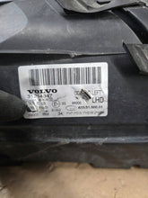 Load image into Gallery viewer, Frontscheinwerfer Volvo V70 S80 3214347 Links Scheinwerfer Headlight SCH9428129951dz