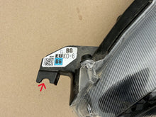 Laden Sie das Bild in den Galerie-Viewer, Frontscheinwerfer Toyota Yaris EUKO-6 LED Links Scheinwerfer Headlight SCH2178293235yn