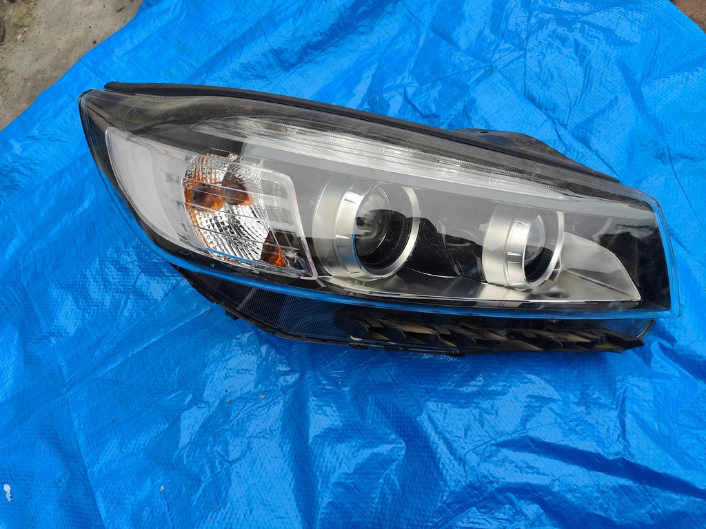 Frontscheinwerfer Kia Sorento III 92102-C5200 9210R-UM002 Xenon Rechts Headlight