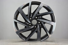 Laden Sie das Bild in den Galerie-Viewer, 1x Alufelge 17 Zoll 7.0&quot; 5x112 40ET Glanz Graphit 5NA601025P Mg Tiguan Rim Wheel