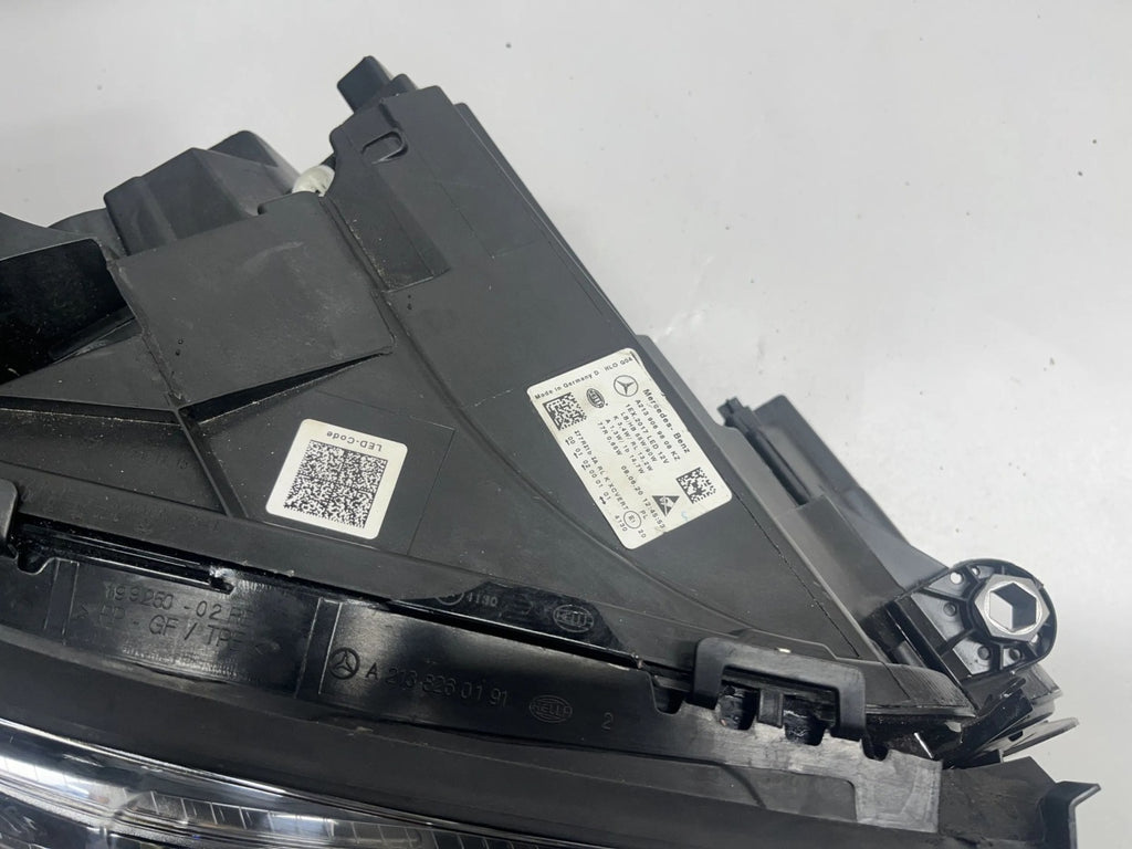 Frontscheinwerfer Mercedes-Benz W213 A2139069808 LED Rechts Headlight SCH8128012149bg