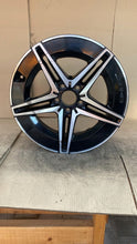 Laden Sie das Bild in den Galerie-Viewer, 1x Alufelge 18 Zoll 8.5" 5x112 52ET Glanz Schwarz A2064011800 Mercedes-Benz W206 FEL3698748949nb