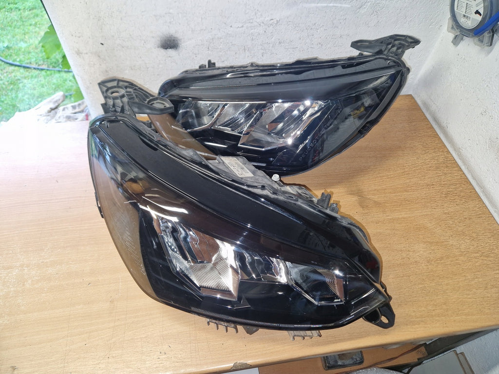 Frontscheinwerfer Peugeot 208 9833036380 9833036180 LED Rechts oder Links