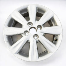 Laden Sie das Bild in den Galerie-Viewer, 1x Alufelge 15 Zoll 5.5&quot; 4x100 45ET 42611-0D240 Toyota Yaris Rim Wheel