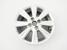 Laden Sie das Bild in den Galerie-Viewer, 1x Alufelge 15 Zoll 5.5&quot; 4x100 45ET 42611-0D240 Toyota Yaris Rim Wheel