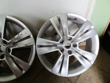 Laden Sie das Bild in den Galerie-Viewer, 1x Alufelge 18 Zoll 7.0" 5x112 45ET Silber 57A601025E Skoda Karoq Rim Wheel FEL4471378092lq