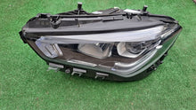 Laden Sie das Bild in den Galerie-Viewer, Frontscheinwerfer Mercedes-Benz Cla A1189068300 LED Links Scheinwerfer Headlight SCH1134341025ey