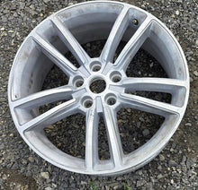 Load image into Gallery viewer, 1x Alufelge 19 Zoll 8.0" 5x120 40ET Glanz Schwarz 6007214-00-D Tesla Model S FEL4182722509es