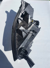 Load image into Gallery viewer, Frontscheinwerfer Cupra Born 10F941774 Rechts Scheinwerfer Headlight SCH8669506005an