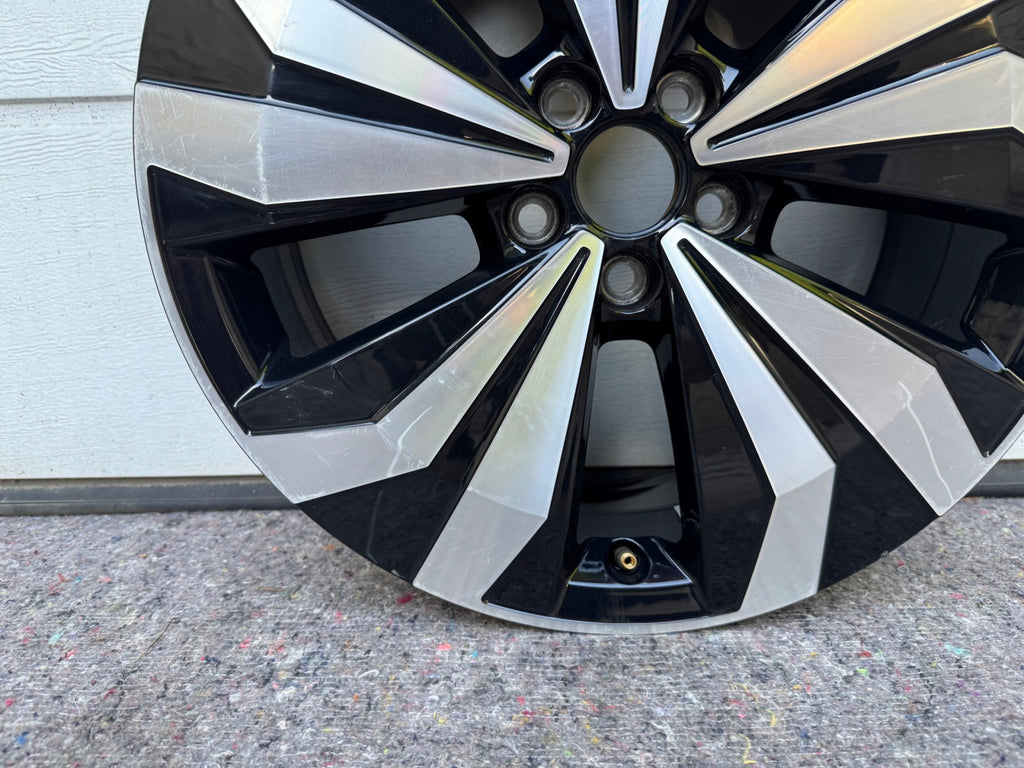 1x Alufelge 17 Zoll 6.5" 5x100 39ET Glanz Schwarz 2GM601025M VW T-Cross FEL7729629670ar