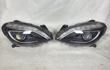 Laden Sie das Bild in den Galerie-Viewer, Frontscheinwerfer Mercedes-Benz W246 A2468207861 Xenon Ein Satz Headlight SCH1410197687ck