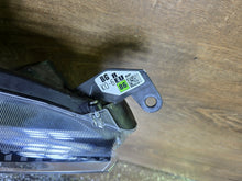Laden Sie das Bild in den Galerie-Viewer, Frontscheinwerfer Toyota 4 Yaris Rechts Scheinwerfer Headlight