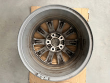 Laden Sie das Bild in den Galerie-Viewer, 1x Alufelge 16 Zoll 8.0&quot; 5x112 46ET Glanz Graphit A2124015802 Mercedes-Benz W212