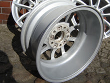 Load image into Gallery viewer, 1x Alufelge 16 Zoll 7.0&quot; 5x120 40ET Glanz Silber 6796202 BMW 1 F20 Rim Wheel