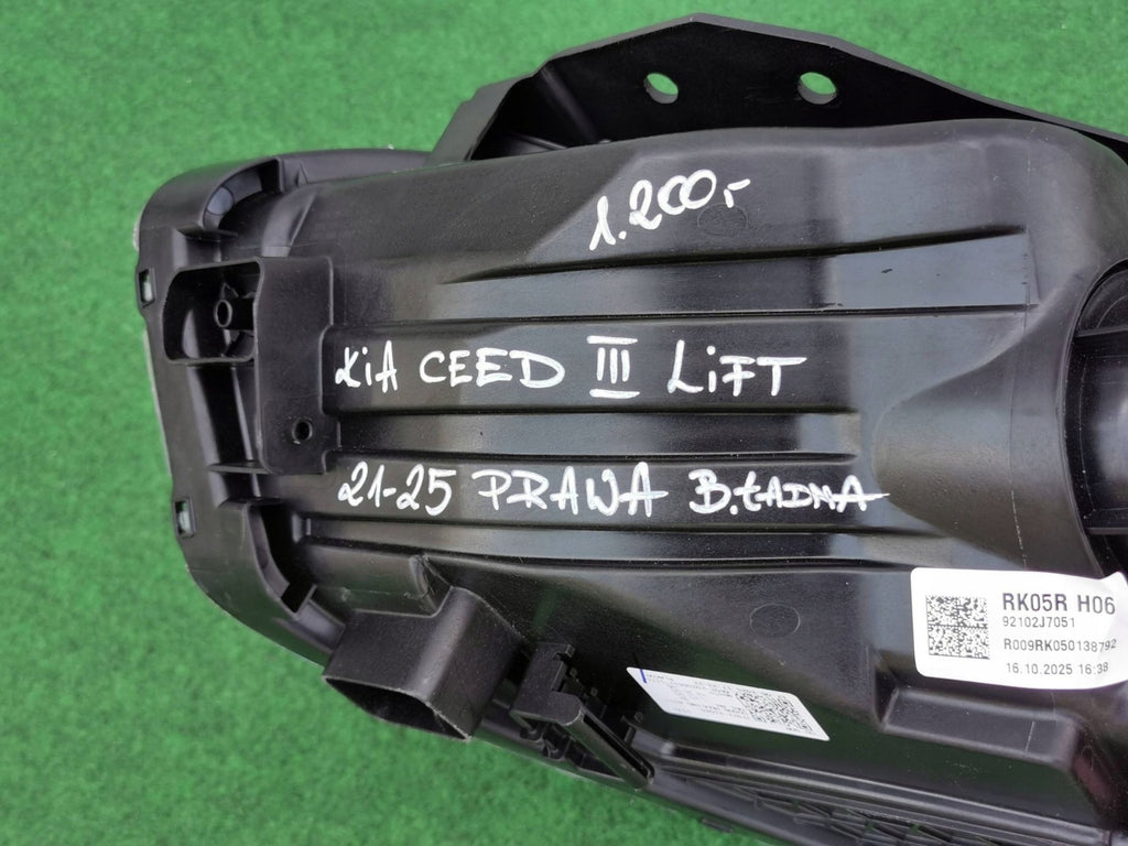 Frontscheinwerfer Kia Ceed J792121040 Rechts Scheinwerfer Headlight SCH2080444890zt