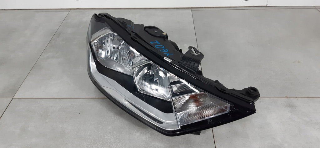Frontscheinwerfer Audi A1 82A941004 Rechts Scheinwerfer Headlight