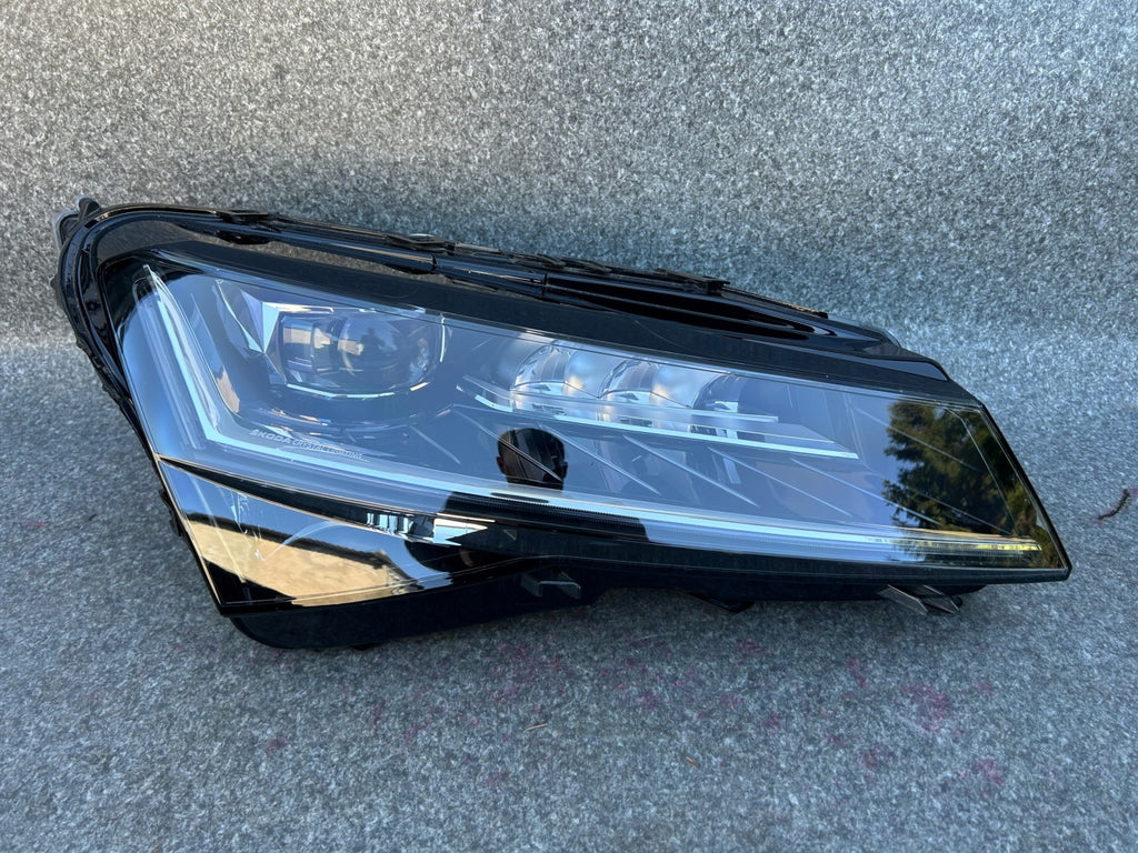 Frontscheinwerfer Skoda Superb III 3V1941016D Rechts Scheinwerfer Headlight SCH8581394789nt