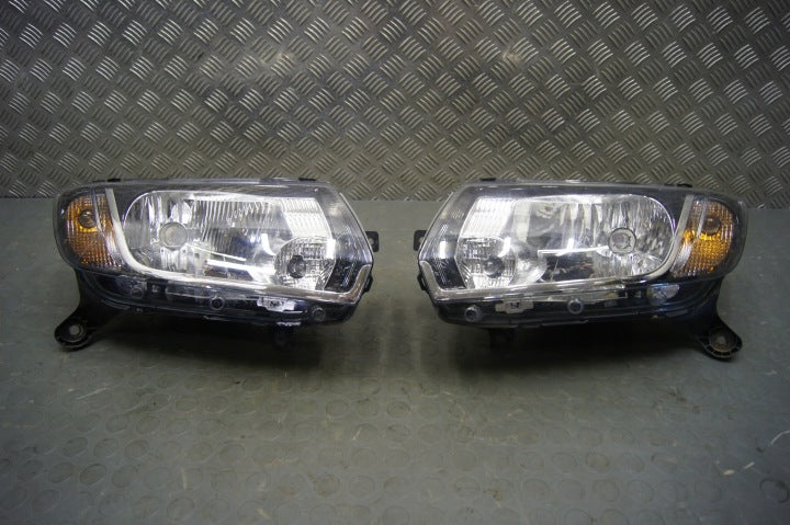 Frontscheinwerfer Dacia Sandero II 260608494R 260105344R Ein Satz Headlight SCH8438140415tf