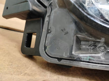 Laden Sie das Bild in den Galerie-Viewer, Frontscheinwerfer Mazda 2 D09K-51040 Full LED Links Scheinwerfer Headlight