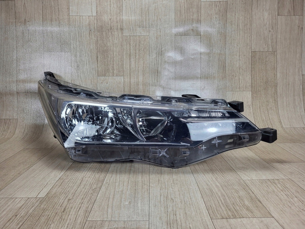 Frontscheinwerfer Toyota Corolla 81110-02L50-00 Rechts Scheinwerfer Headlight SCH7076882334nr