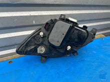 Laden Sie das Bild in den Galerie-Viewer, Frontscheinwerfer Mercedes-Benz Sprinter 906 A9068201061 Rechts Headlight SCH8402191828du