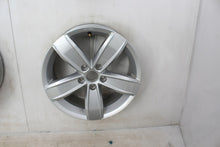 Load image into Gallery viewer, 1x Alufelge 17 Zoll 6.5&quot; 5x112 41ET 3G071497B Vw Rim Wheel