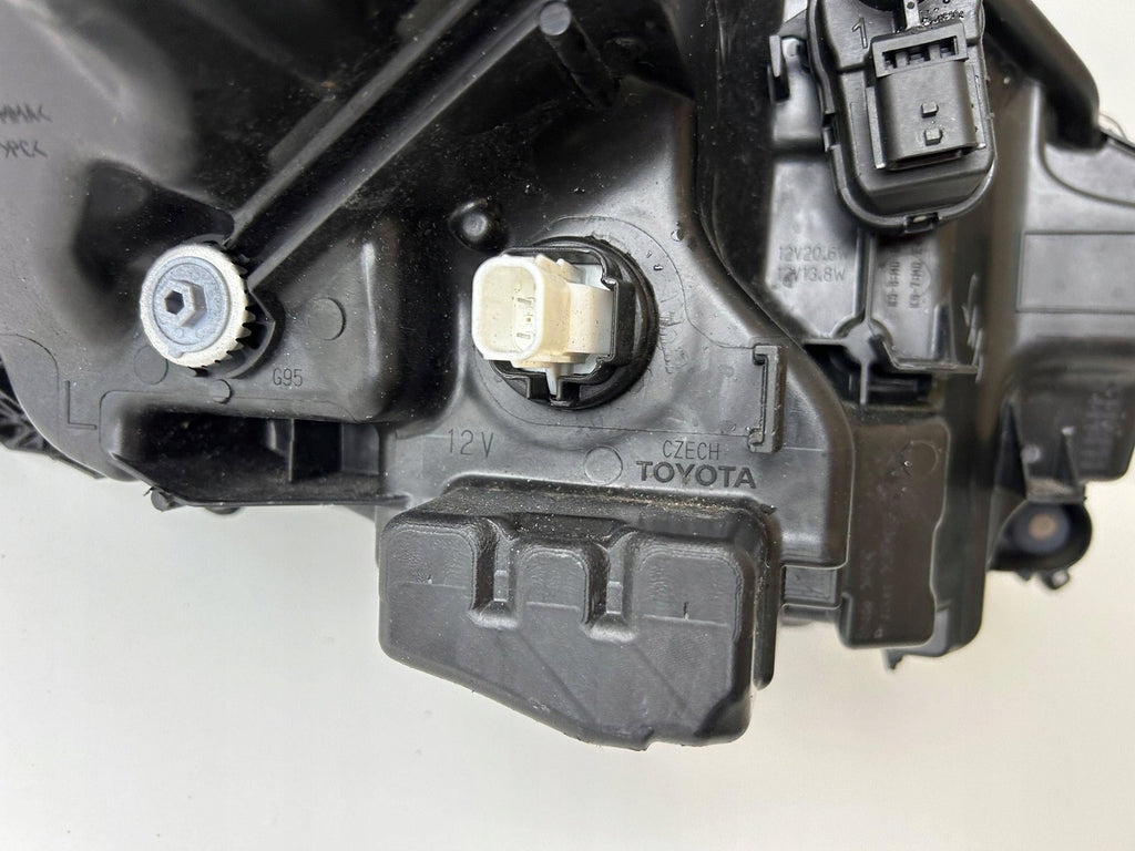 Frontscheinwerfer Toyota Yaris EUK0-8 Full LED Links Scheinwerfer Headlight SCH5040395383hh