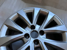 Laden Sie das Bild in den Galerie-Viewer, 1x Alufelge 16 Zoll 4x100 403008062R Renault Rim Wheel