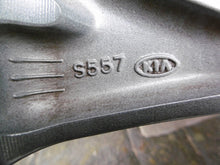 Load image into Gallery viewer, 1x Alufelge 19 Zoll 8.5&quot; 5x114.3 46ET 52910-J525 Kia Stinger Rim Wheel