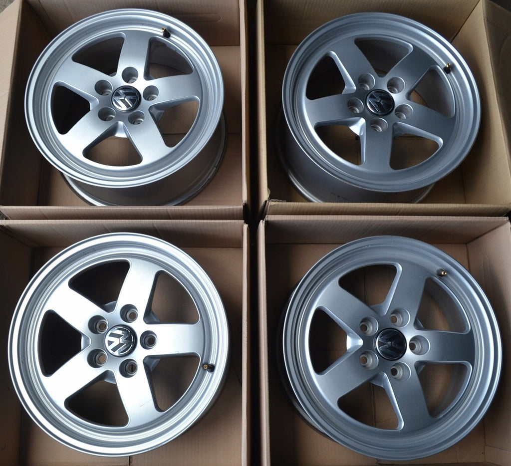 4x Alufelge 16 Zoll 7.0" 5x112 35ET Glanz Silber 8W0601025 Audi Rim Wheel